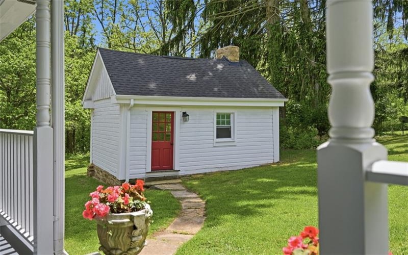 400 Cove, Washington, 15301, 4 Bedrooms Bedrooms, 9 Rooms Rooms,3 BathroomsBathrooms,Residential,For Sale,Cove,1757242
