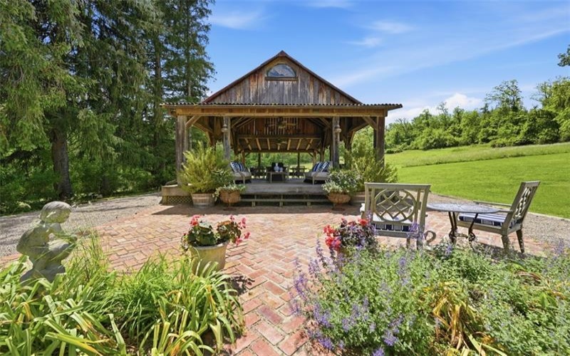 400 Cove, Washington, 15301, 4 Bedrooms Bedrooms, 9 Rooms Rooms,3 BathroomsBathrooms,Residential,For Sale,Cove,1757242