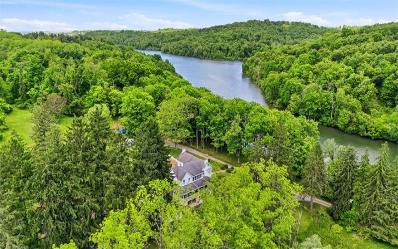400 Cove, Washington, 15301, 4 Bedrooms Bedrooms, 9 Rooms Rooms,3 BathroomsBathrooms,Residential,For Sale,Cove,1757242