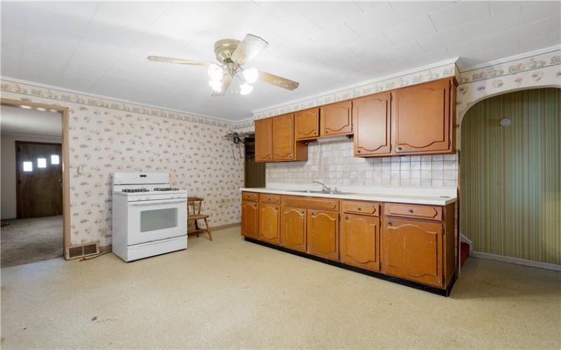 21-23 Lincoln Street, Cokeburg, 15324, 4 Bedrooms Bedrooms, 11 Rooms Rooms,2 BathroomsBathrooms,Residential,For Sale,Lincoln Street,1750182