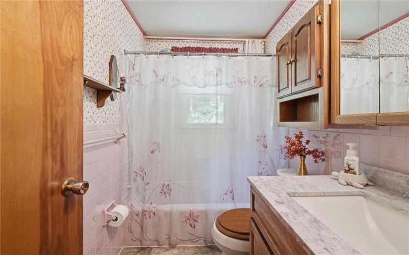 107 Jeanine Ct., Trafford, 15085, 3 Bedrooms Bedrooms, 11 Rooms Rooms,2.1 BathroomsBathrooms,Residential,For Sale,Jeanine Ct.,1756952