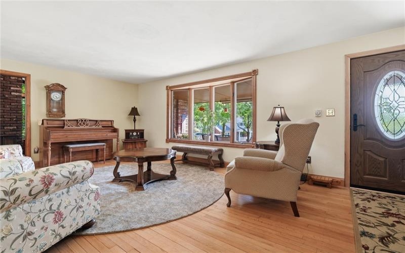 107 Jeanine Ct., Trafford, 15085, 3 Bedrooms Bedrooms, 11 Rooms Rooms,2.1 BathroomsBathrooms,Residential,For Sale,Jeanine Ct.,1756952
