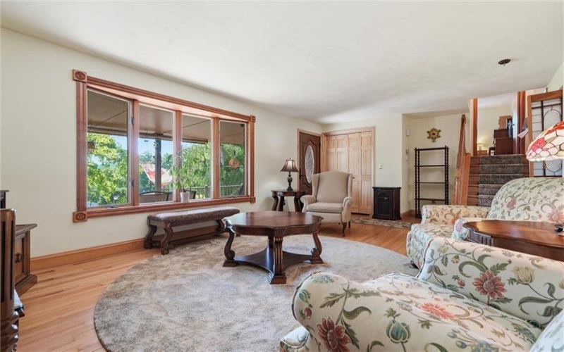 107 Jeanine Ct., Trafford, 15085, 3 Bedrooms Bedrooms, 11 Rooms Rooms,2.1 BathroomsBathrooms,Residential,For Sale,Jeanine Ct.,1756952