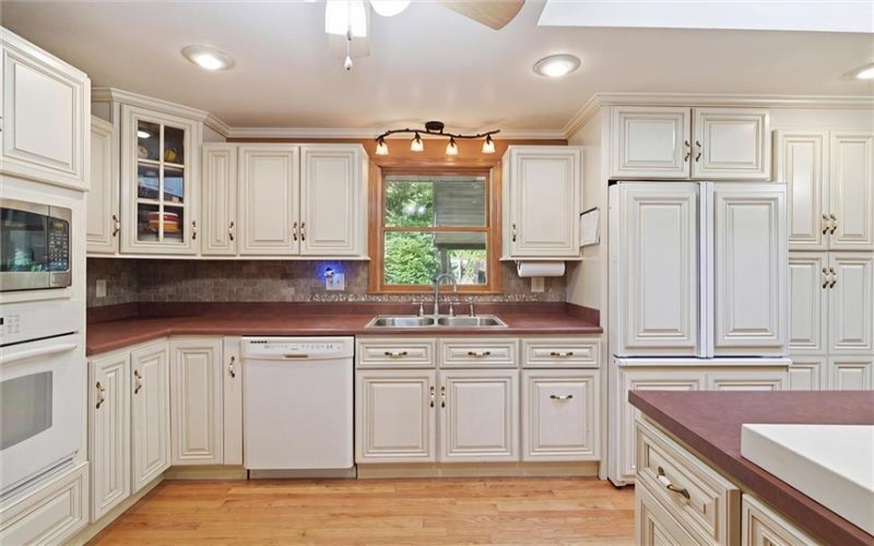 107 Jeanine Ct., Trafford, 15085, 3 Bedrooms Bedrooms, 11 Rooms Rooms,2.1 BathroomsBathrooms,Residential,For Sale,Jeanine Ct.,1756952