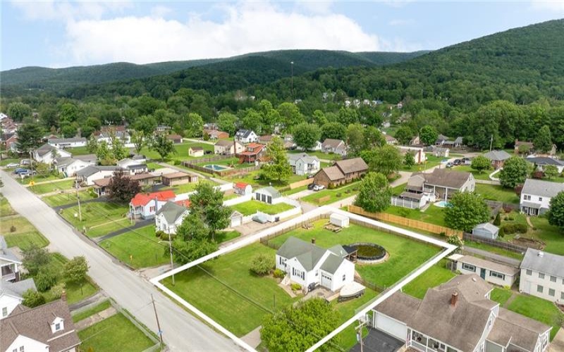 210 Hopwood Fairchance Rd, Uniontown, 15401, 2 Bedrooms Bedrooms, ,1 BathroomBathrooms,Residential,For Sale,Hopwood Fairchance Rd,1757294