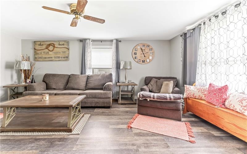 210 Hopwood Fairchance Rd, Uniontown, 15401, 2 Bedrooms Bedrooms, ,1 BathroomBathrooms,Residential,For Sale,Hopwood Fairchance Rd,1757294