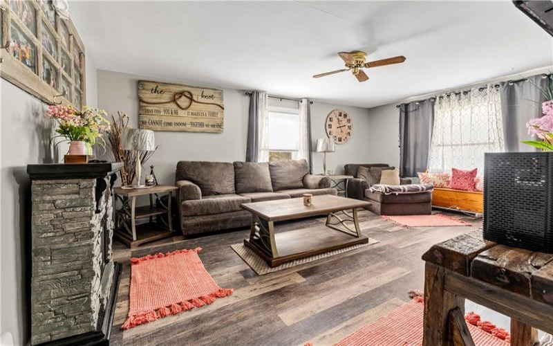 210 Hopwood Fairchance Rd, Uniontown, 15401, 2 Bedrooms Bedrooms, ,1 BathroomBathrooms,Residential,For Sale,Hopwood Fairchance Rd,1757294