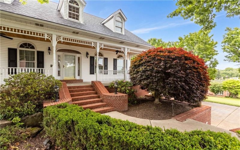 69 Orchard St, Charleroi, 15022, 4 Bedrooms Bedrooms, 14 Rooms Rooms,4.1 BathroomsBathrooms,Residential,For Sale,Orchard St,1756992