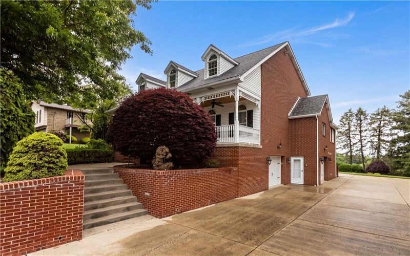 69 Orchard St, Charleroi, 15022, 4 Bedrooms Bedrooms, 14 Rooms Rooms,4.1 BathroomsBathrooms,Residential,For Sale,Orchard St,1756992