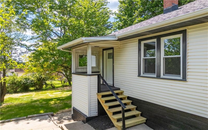 825 Donnan Ave, Washington, 15301, 2 Bedrooms Bedrooms, ,1 BathroomBathrooms,Residential,For Sale,Donnan Ave,1757173