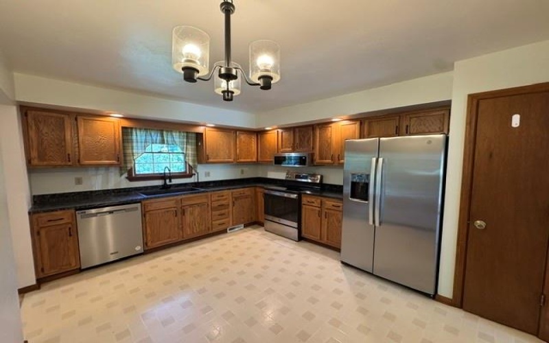 200 Bonita Dr, Greensburg, 15601, 3 Bedrooms Bedrooms, 8 Rooms Rooms,2.1 BathroomsBathrooms,Residential,For Sale,Bonita Dr,1757359
