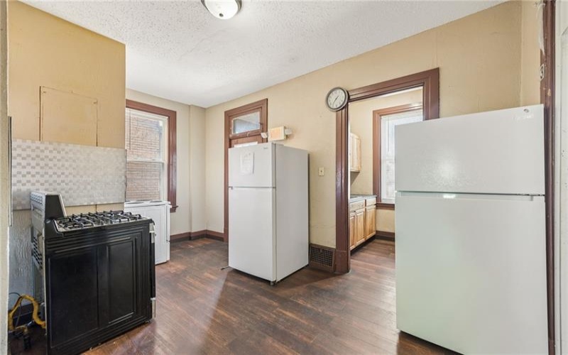 318 WASHINGTON AVE, CHARLEROI, 15022, 11 Bedrooms Bedrooms, 12 Rooms Rooms,2.2 BathroomsBathrooms,Residential,For Sale,WASHINGTON AVE,1751752