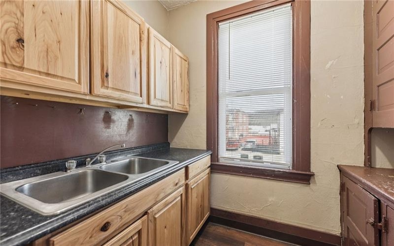 318 WASHINGTON AVE, CHARLEROI, 15022, 11 Bedrooms Bedrooms, 12 Rooms Rooms,2.2 BathroomsBathrooms,Residential,For Sale,WASHINGTON AVE,1751752