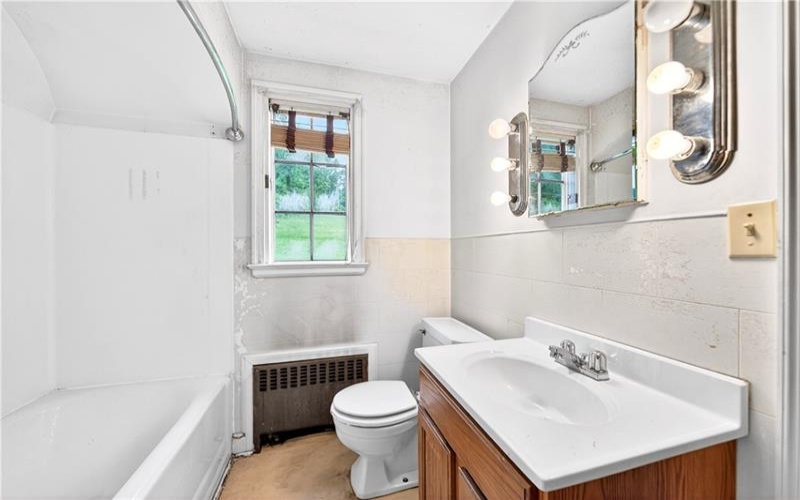 900 WASHINGTON ROAD, Washington, 15301, 3 Bedrooms Bedrooms, 10 Rooms Rooms,1.1 BathroomsBathrooms,Residential,For Sale,WASHINGTON ROAD,1755822