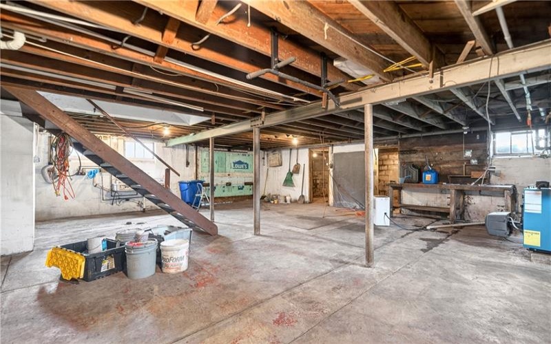 900 WASHINGTON ROAD, Washington, 15301, 3 Bedrooms Bedrooms, 10 Rooms Rooms,1.1 BathroomsBathrooms,Residential,For Sale,WASHINGTON ROAD,1755822