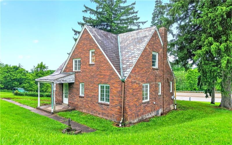 900 WASHINGTON ROAD, Washington, 15301, 3 Bedrooms Bedrooms, 10 Rooms Rooms,1.1 BathroomsBathrooms,Residential,For Sale,WASHINGTON ROAD,1755822