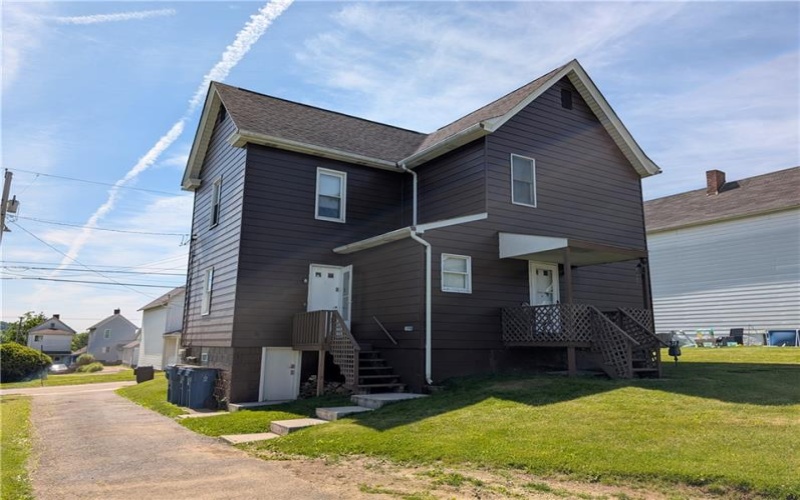 109 5th St, Youngwood, 15697, ,Multi-unit,For Sale,5th St,1757537