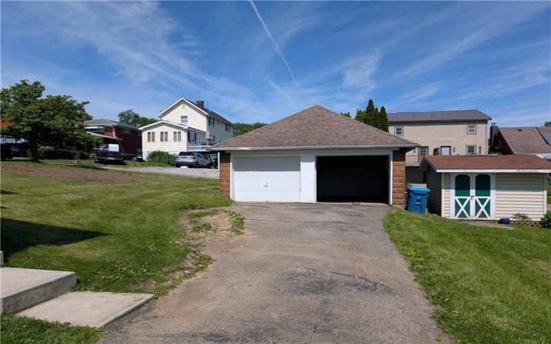 109 5th St, Youngwood, 15697, ,Multi-unit,For Sale,5th St,1757537