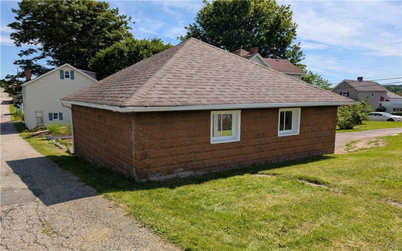 109 5th St, Youngwood, 15697, ,Multi-unit,For Sale,5th St,1757537