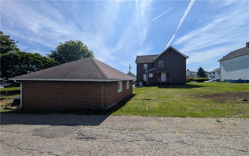 109 5th St, Youngwood, 15697, ,Multi-unit,For Sale,5th St,1757537
