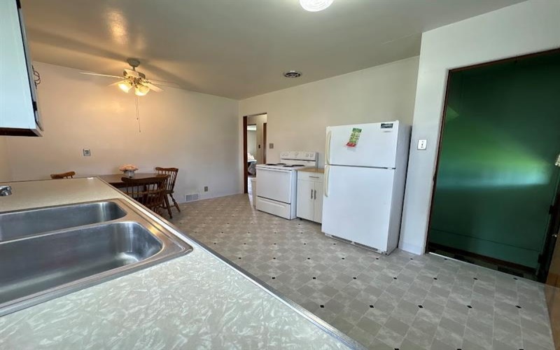 407 Vine St, Connellsville, 15425, 2 Bedrooms Bedrooms, 5 Rooms Rooms,1.1 BathroomsBathrooms,Residential,For Sale,Vine St,1757321