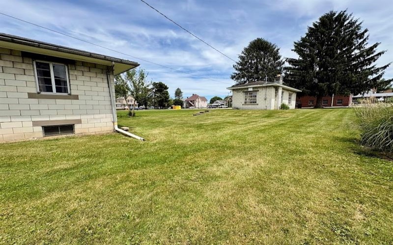 407 Vine St, Connellsville, 15425, 2 Bedrooms Bedrooms, 5 Rooms Rooms,1.1 BathroomsBathrooms,Residential,For Sale,Vine St,1757321