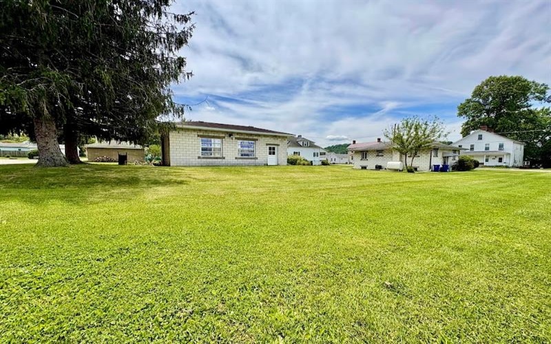 407 Vine St, Connellsville, 15425, 2 Bedrooms Bedrooms, 5 Rooms Rooms,1.1 BathroomsBathrooms,Residential,For Sale,Vine St,1757321
