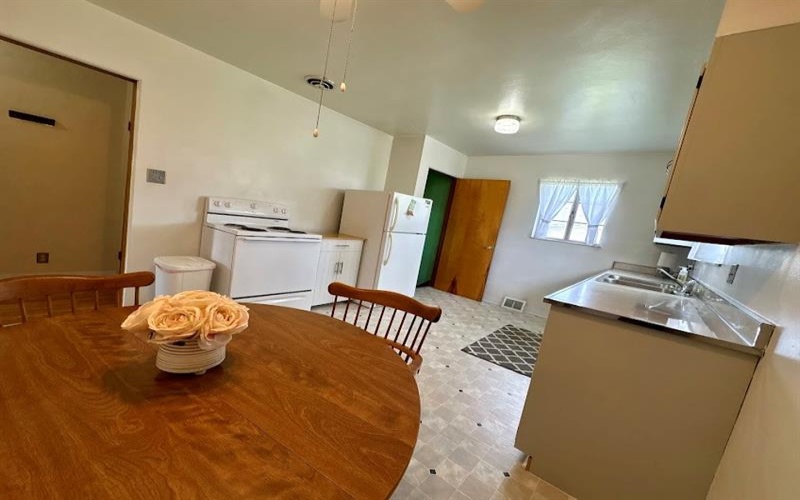407 Vine St, Connellsville, 15425, 2 Bedrooms Bedrooms, 5 Rooms Rooms,1.1 BathroomsBathrooms,Residential,For Sale,Vine St,1757321
