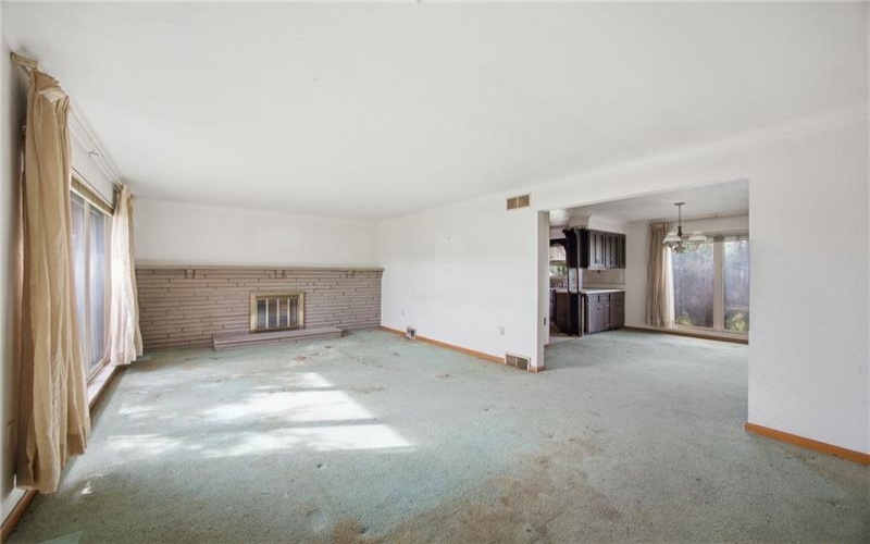 4104 Burnsire Dr, Irwin, 15642, 3 Bedrooms Bedrooms, 7 Rooms Rooms,1 BathroomBathrooms,Residential,For Sale,Burnsire Dr,1757504