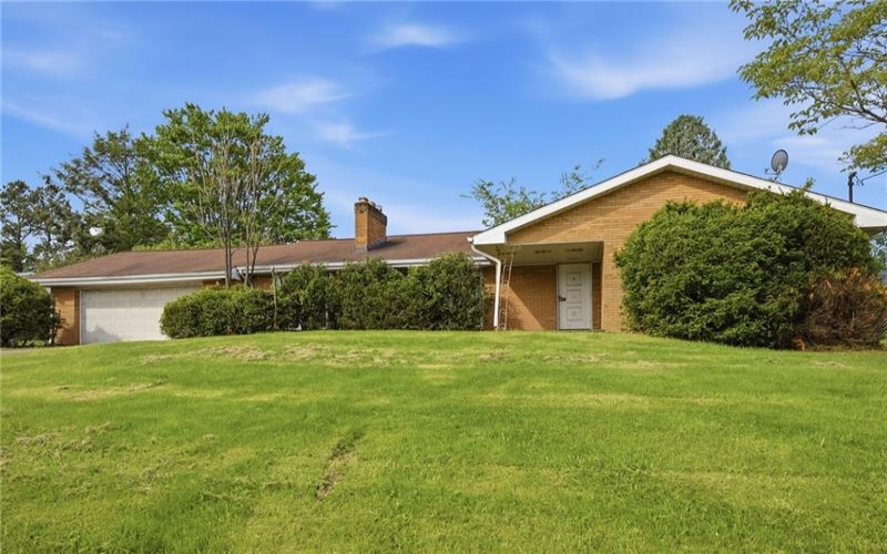 4104 Burnsire Dr, Irwin, 15642, 3 Bedrooms Bedrooms, 7 Rooms Rooms,1 BathroomBathrooms,Residential,For Sale,Burnsire Dr,1757504