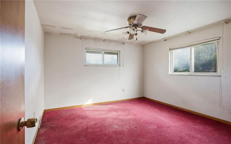 4104 Burnsire Dr, Irwin, 15642, 3 Bedrooms Bedrooms, 7 Rooms Rooms,1 BathroomBathrooms,Residential,For Sale,Burnsire Dr,1757504