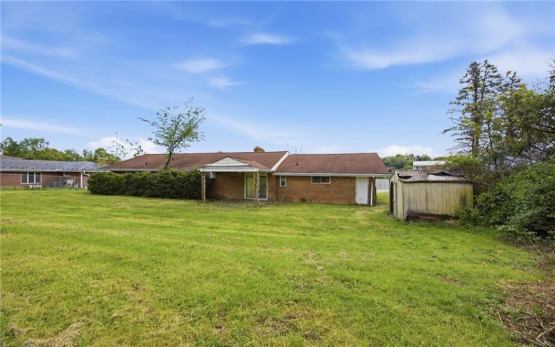 4104 Burnsire Dr, Irwin, 15642, 3 Bedrooms Bedrooms, 7 Rooms Rooms,1 BathroomBathrooms,Residential,For Sale,Burnsire Dr,1757504