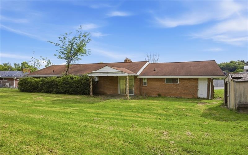 4104 Burnsire Dr, Irwin, 15642, 3 Bedrooms Bedrooms, 7 Rooms Rooms,1 BathroomBathrooms,Residential,For Sale,Burnsire Dr,1757504
