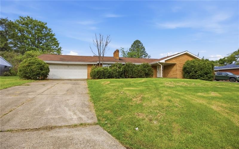 4104 Burnsire Dr, Irwin, 15642, 3 Bedrooms Bedrooms, 7 Rooms Rooms,1 BathroomBathrooms,Residential,For Sale,Burnsire Dr,1757504