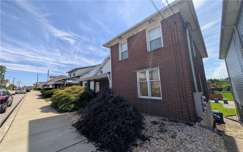 32 3rd St, Youngwood, 15697, ,Multi-unit,For Sale,3rd St,1757554