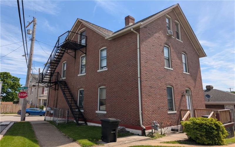 105 Depot St, Youngwood, 15697, ,Multi-unit,For Sale,Depot St,1757566