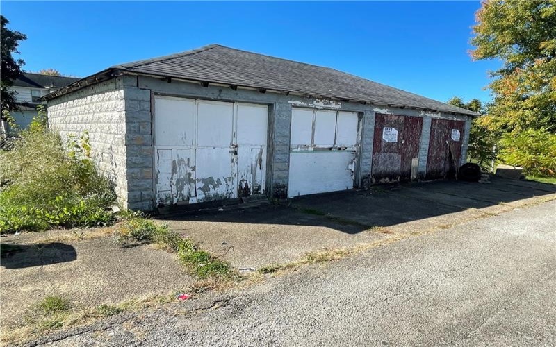 49 Walnut St, Uniontown, 15401, 4 Bedrooms Bedrooms, ,2 BathroomsBathrooms,Residential,For Sale,Walnut St,1757571