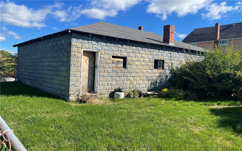 49 Walnut St, Uniontown, 15401, 4 Bedrooms Bedrooms, ,2 BathroomsBathrooms,Residential,For Sale,Walnut St,1757571