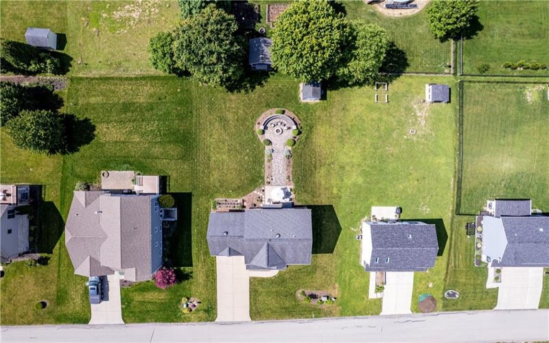 131 SHARON DRIVE, Pleasant Unity, 15676, 4 Bedrooms Bedrooms, 10 Rooms Rooms,3.1 BathroomsBathrooms,Residential,For Sale,SHARON DRIVE,1757538