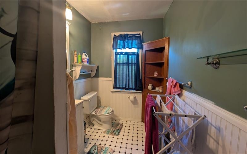 1241 Pittsburgh Road, Uniontown, 15401, 5 Bedrooms Bedrooms, ,3 BathroomsBathrooms,Residential,For Sale,Pittsburgh Road,1757702