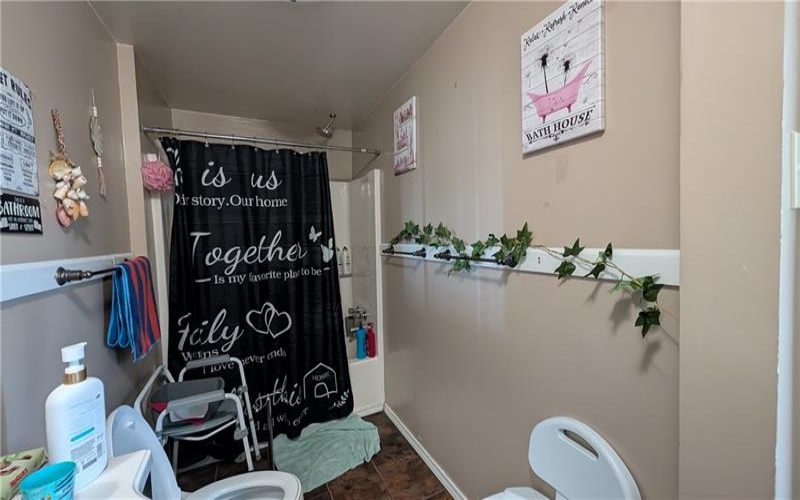1241 Pittsburgh Road, Uniontown, 15401, 5 Bedrooms Bedrooms, ,3 BathroomsBathrooms,Residential,For Sale,Pittsburgh Road,1757702