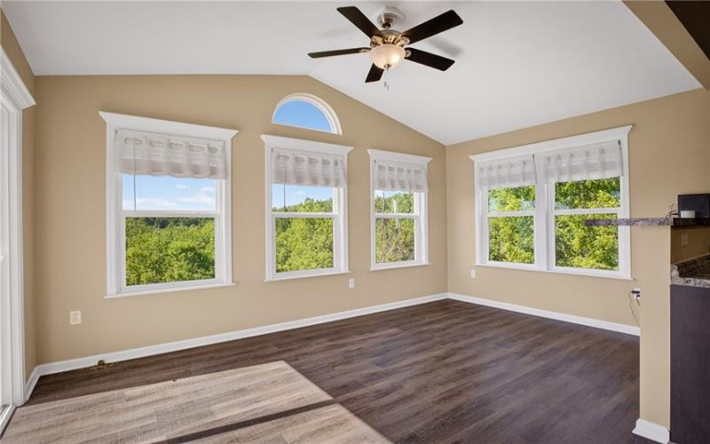 229 Country Barn Rd, Houston, 15342, 3 Bedrooms Bedrooms, 11 Rooms Rooms,2.2 BathroomsBathrooms,Residential,For Sale,Country Barn Rd,1757524