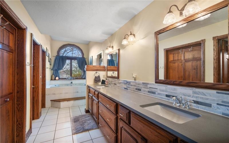 338 Quarry Rd, Washington, 15301, 5 Bedrooms Bedrooms, 14 Rooms Rooms,3.2 BathroomsBathrooms,Residential,For Sale,Quarry Rd,1732671
