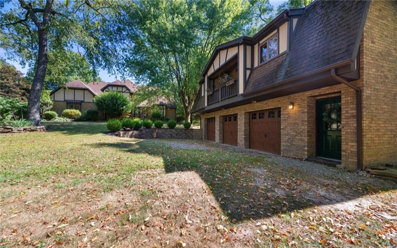 338 Quarry Rd, Washington, 15301, 5 Bedrooms Bedrooms, 14 Rooms Rooms,3.2 BathroomsBathrooms,Residential,For Sale,Quarry Rd,1732671