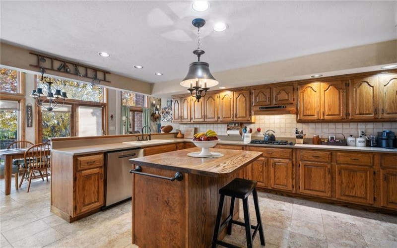 338 Quarry Rd, Washington, 15301, 5 Bedrooms Bedrooms, 14 Rooms Rooms,3.2 BathroomsBathrooms,Residential,For Sale,Quarry Rd,1732671