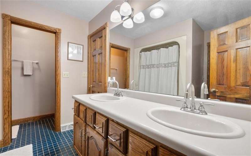 338 Quarry Rd, Washington, 15301, 5 Bedrooms Bedrooms, 14 Rooms Rooms,3.2 BathroomsBathrooms,Residential,For Sale,Quarry Rd,1732671