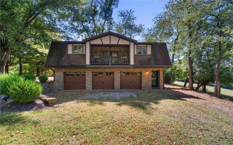 338 Quarry Rd, Washington, 15301, 5 Bedrooms Bedrooms, 14 Rooms Rooms,3.2 BathroomsBathrooms,Residential,For Sale,Quarry Rd,1732671