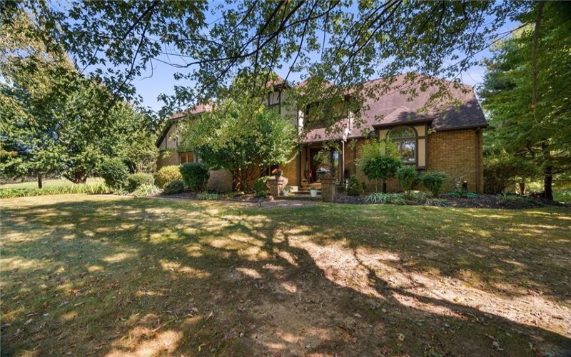 338 Quarry Rd, Washington, 15301, 5 Bedrooms Bedrooms, 14 Rooms Rooms,3.2 BathroomsBathrooms,Residential,For Sale,Quarry Rd,1732671