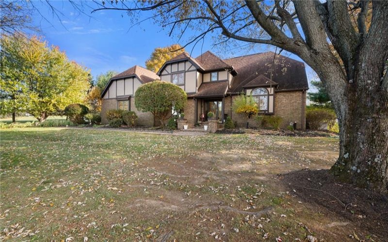 338 Quarry Rd, Washington, 15301, 5 Bedrooms Bedrooms, 14 Rooms Rooms,3.2 BathroomsBathrooms,Residential,For Sale,Quarry Rd,1732671