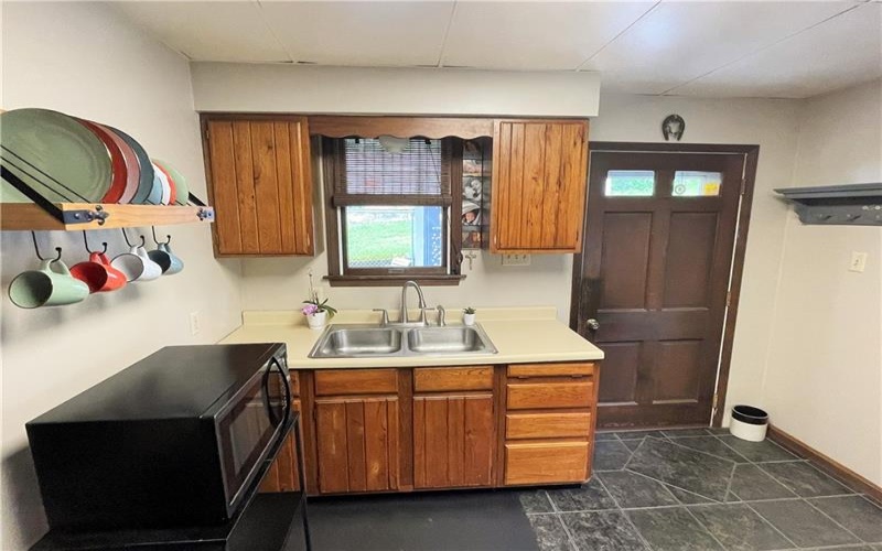 1190 LEEDS AVENUE, Monessen, 15062, 3 Bedrooms Bedrooms, 7 Rooms Rooms,2 BathroomsBathrooms,Residential,For Sale,LEEDS AVENUE,1757418